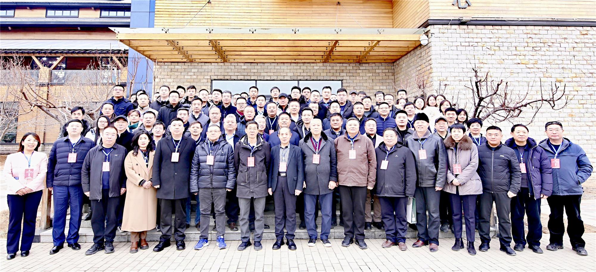 冀裝協(xié)三屆四次理事會(huì)暨常務(wù)理事會(huì)召開(kāi)，常宏榮獲多項(xiàng)獎(jiǎng)項(xiàng)